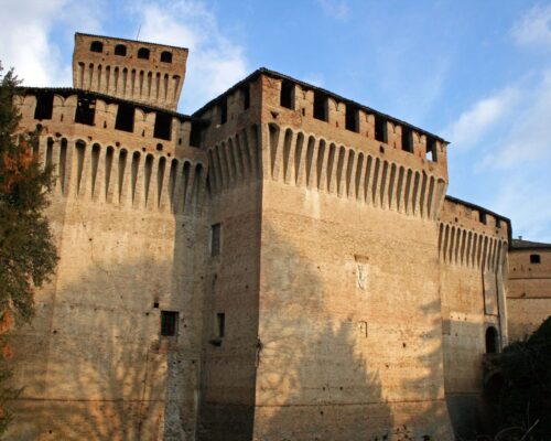 Castello_di_Montechiarugolo_-_panoramio