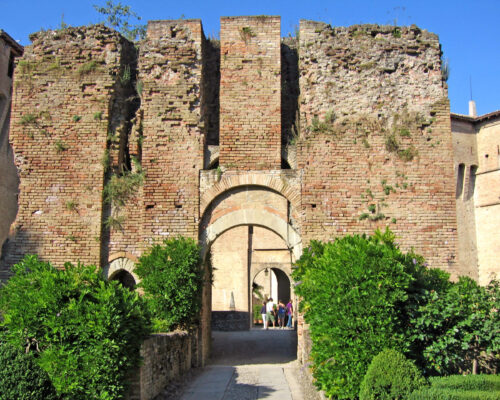 Castello_di_Montechiarugolo_(rivellino_d'ingresso)